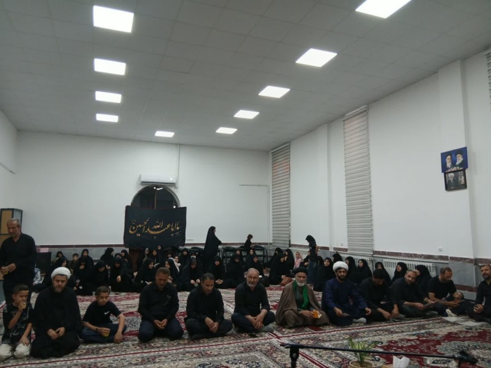برگزاری مراسم گرامیداشت رهبر شهید انقلاب اسلامی در حوزه علمیه بیجار