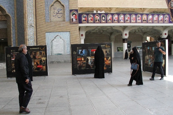تبیین حرکت زینبی بانوان در خون‌خواهی رهبر شهید/ نمایشگاه روایت آقا در حرم حضرت معصومه(س) برگزار شد
