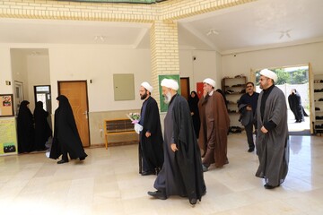 تصاویر/  حضور مدیر حوزه‌های علمیه خواهران کشور در مدارس علمیه خواهران استان اردبیل