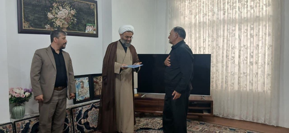 دیدار با خانواده شهید والامقام محسن حسابی از شهدای جنگ رمضان در قروه
