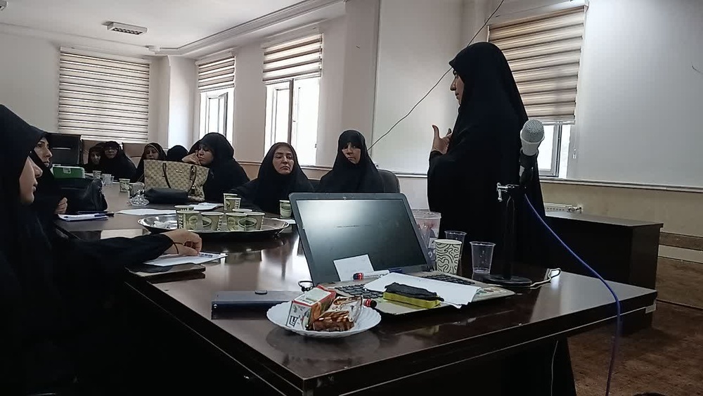 سومین نشست رسالت طلبگی در حوزه‌ علمیه خواهران استان کرمانشاه برگزار شد.