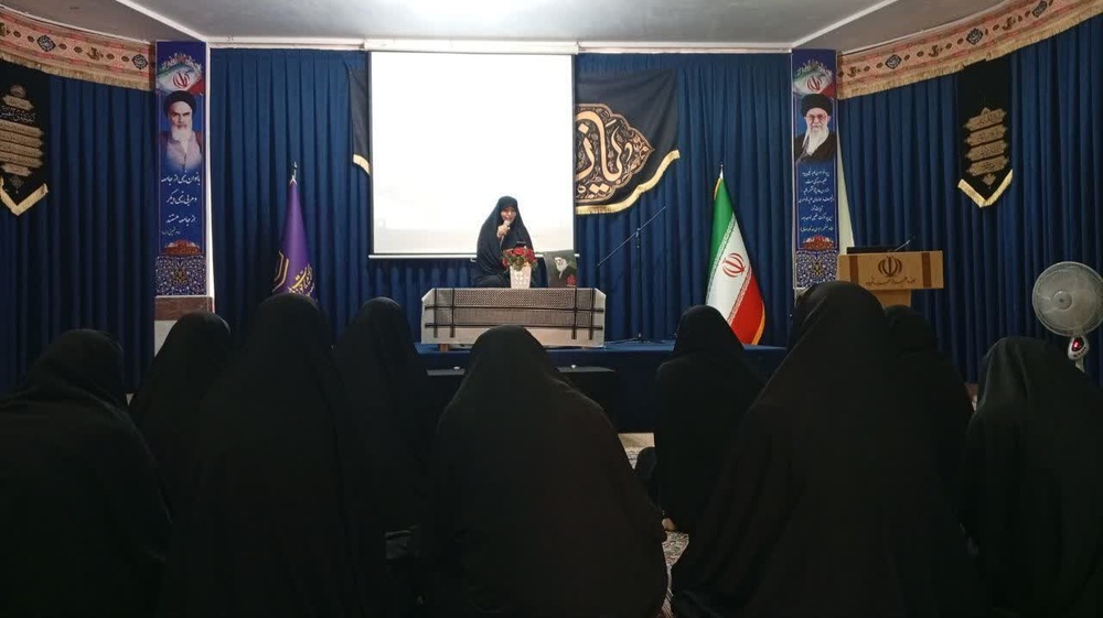 نشست تخصصی«حجاب» در قروه برگزار شد