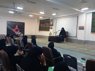 ملت ایران با الگوگرفتن از نهضت حسینی در برابر دشمنان ایستادگی کرده است