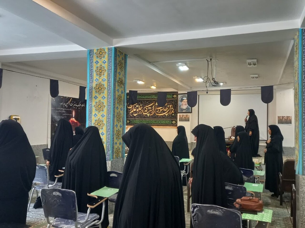 ملت ایران با الگوگرفتن از نهضت حسینی در برابر دشمنان ایستادگی کرده است