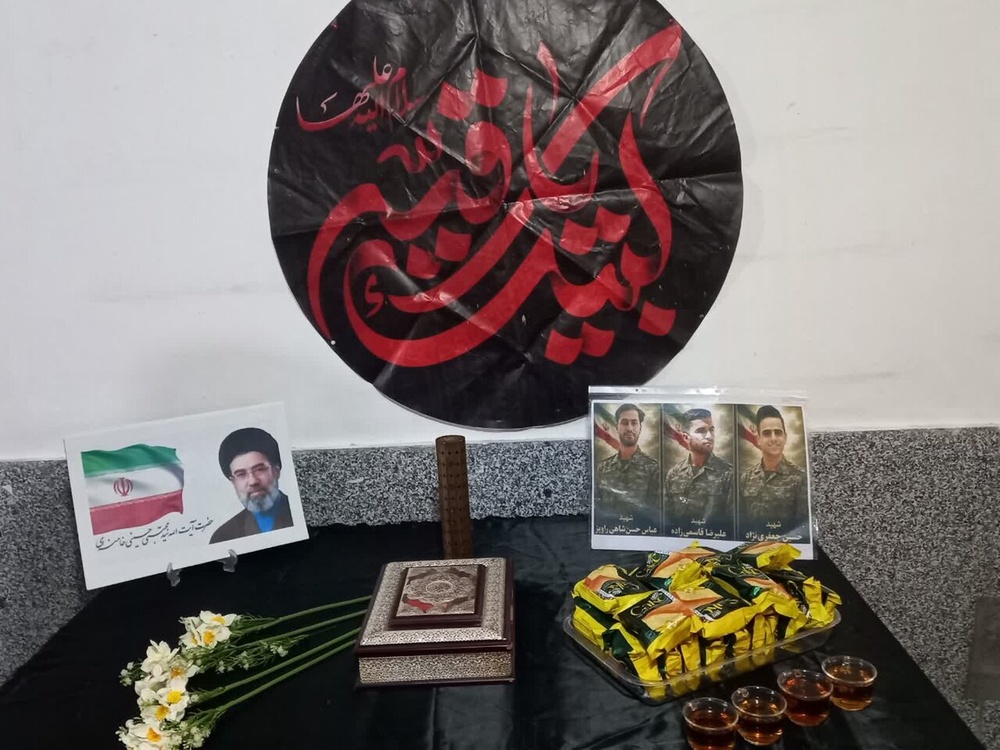 ملت ایران با الگوگرفتن از نهضت حسینی در برابر دشمنان ایستادگی کرده است