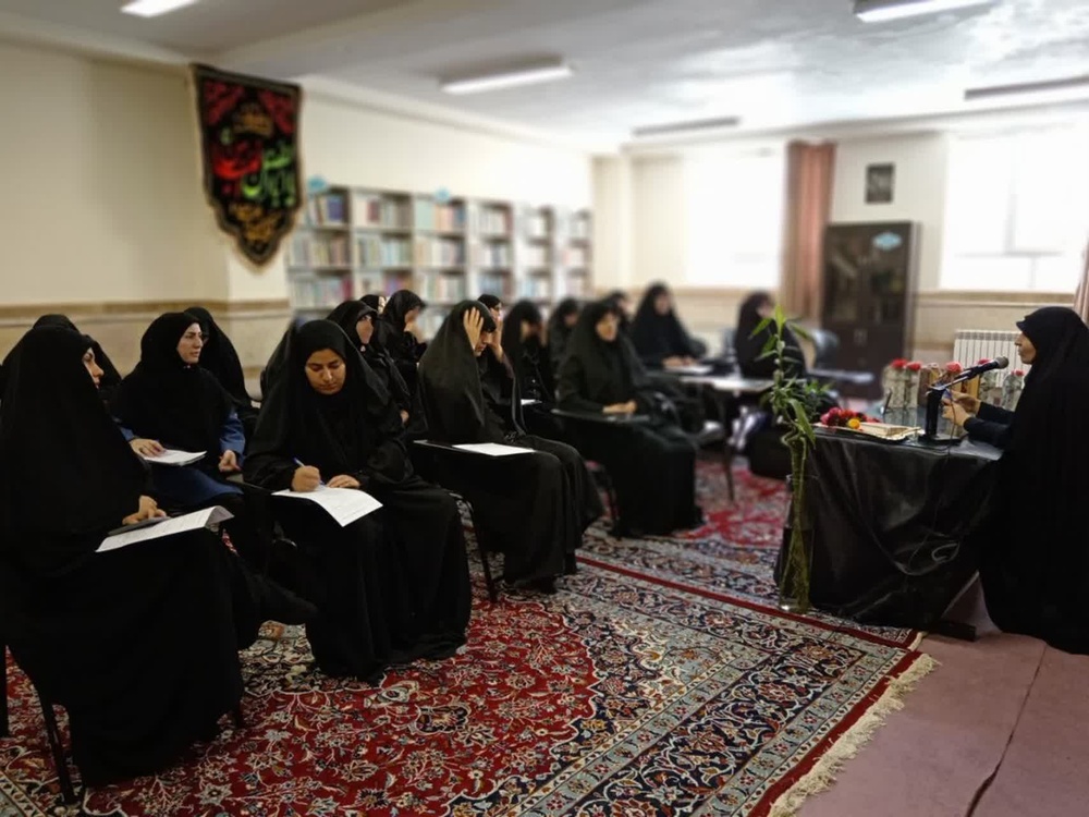 از آرامشِ حوزه تا شورِ کربلا؛ روایت بدرقه زائران اربعین در مدرسه علمیه حضرت فاطمه الزهراء شهرستان کبودرآهنگ