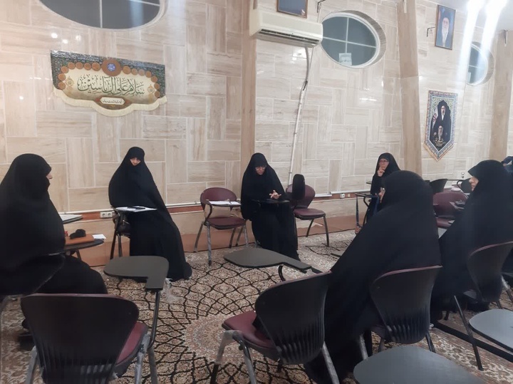 نشست تبیین و بررسی بخشنامه‌های جدید پژوهشی حوزه علمیه خواهران‌ قم