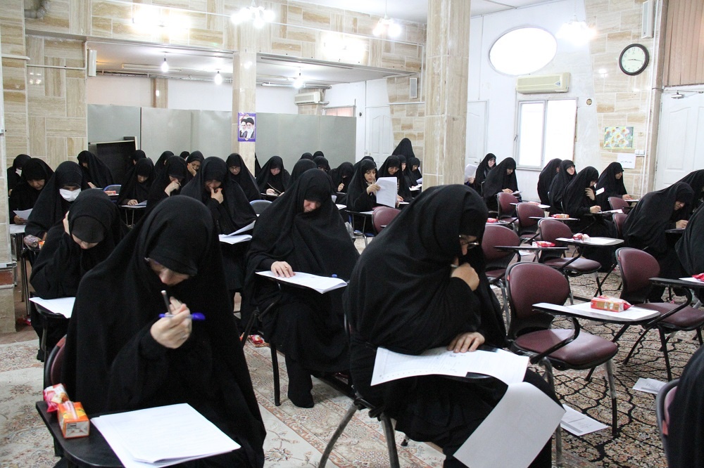 برگزاری آزمون کتبی جذب استاد مقطع سطح ۲ حوزه‌ علمیه خواهران استان قم