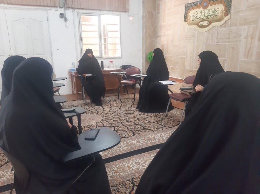 نشست تبیین و بررسی بخشنامه‌های جدید پژوهشی حوزه علمیه خواهران‌ قم