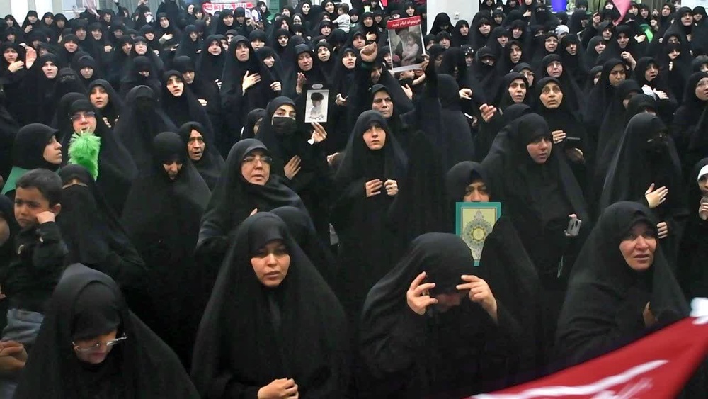 برگزاری مراسم تجدید پیمانِ وفاداری بانوان استان قم با امام امت حضرت آیت‌الله سیدمجتبی حسینی خامنه‌ای (حفظه‌الله)