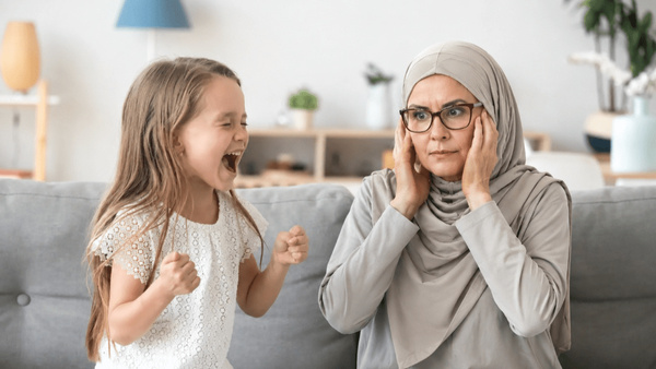 چرا بعضی بچه‌ها فقط با مادرشان لجبازی می‌کنند؟