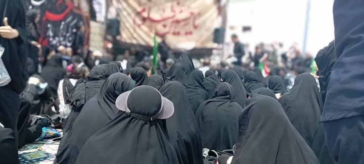 فعالیت مبلغان مدرسه علمیه فاطمةالزهرا(سلام الله علیها) شهرستان مرودشت در پیاده‌روی جاماندگان اربعین