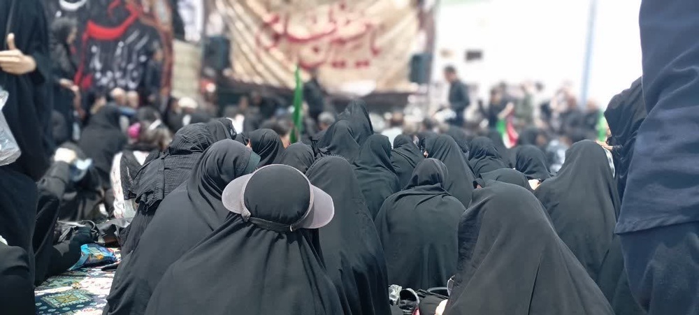 فعالیت مبلغان مدرسه علمیه فاطمةالزهرا(سلام الله علیها) شهرستان مرودشت در پیاده‌روی جاماندگان اربعین