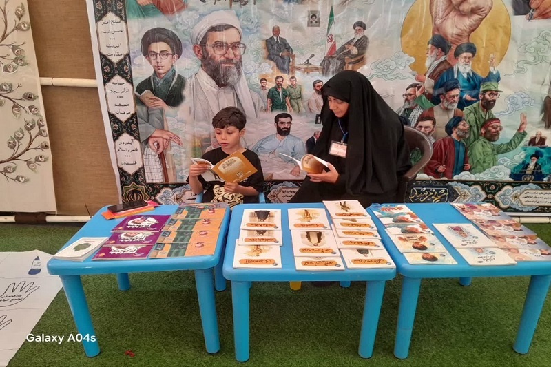 روایتگری و بازی‌های تربیتی برای کودکان زائر اربعین در موکب چادرملو اردکان