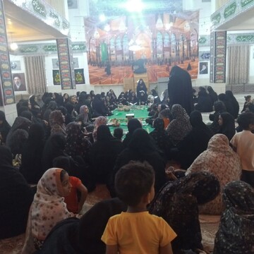 گزارش-تصویری فعالیت مبلغان حوزه علمیه خواهران هرمزگان در ایام اربعین
