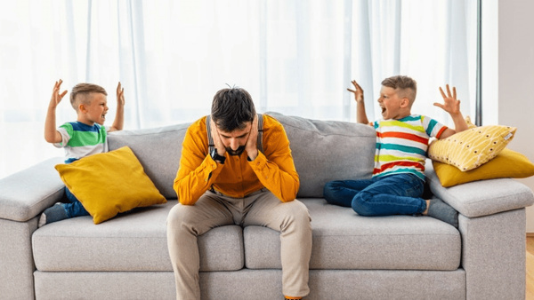 دادگاه خانگی؛ در دعوای بچه‌ها قاضی باشیم یا تماشاچی؟