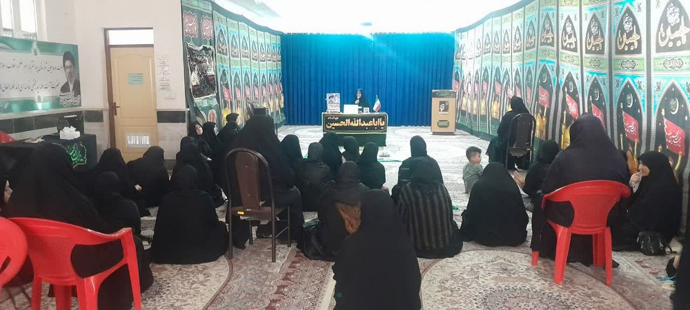 تبیین عظمت پیامبر اکرم و سیره تربیتی ایشان در حوزه خواهران پلدختر