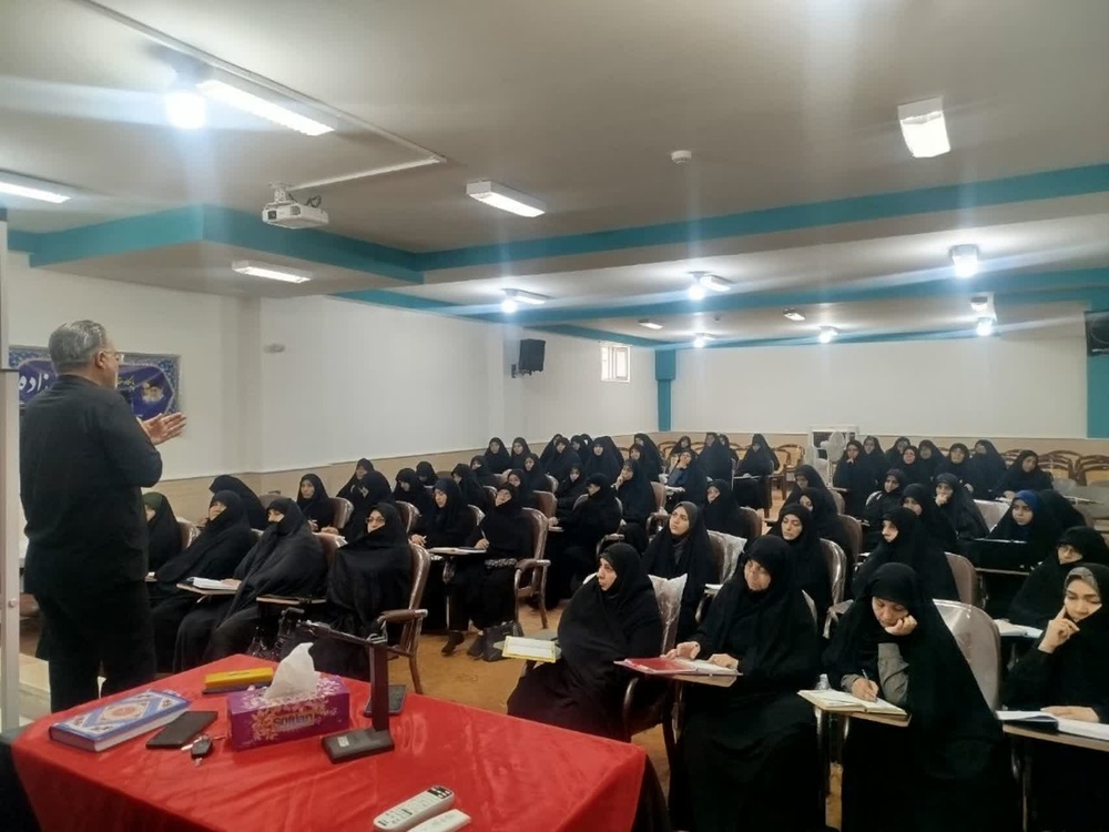 برگزاری کارگاه تخصصی روان‌درمانی یکپارچه اسلامی در میبد