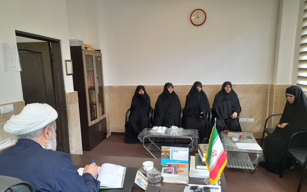 برگزاری نشست کمیته علمی تأسیس کتابخانه در مدارس علمیه خواهران استان قزوین