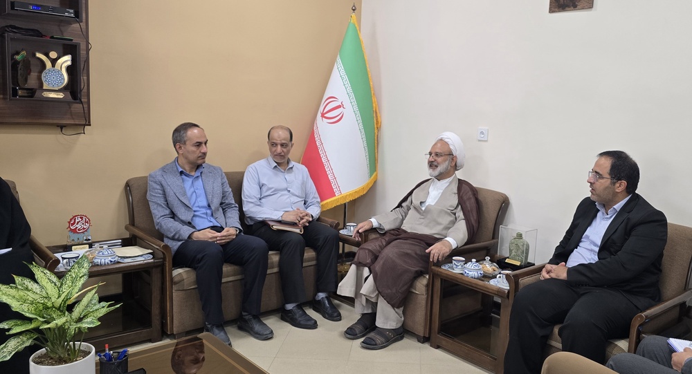 نشست مدیر حوزه علمیه خواهران استان یزد و رئیس صداوسیمای استان