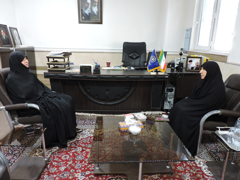 دیدار مدیر استان با معاون امور بانوان ستاد اقامه نماز استان کرمانشاه