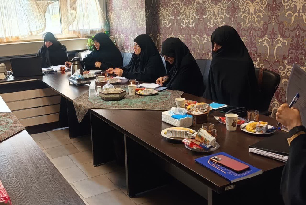 نشست تخصصی هم‌اندیشی با هدف ارتقای جایگاه پژوهشی و نشریات حوزه علمیه خواهران برگزار شد