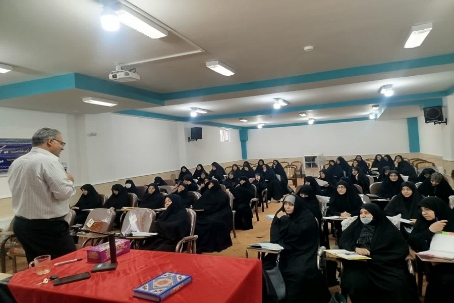 برگزاری جلسات سوم و چهارم کارگاه تخصصی «درمان تلفیقی ACT و درمان یکپارچه اسلامی» در میبد