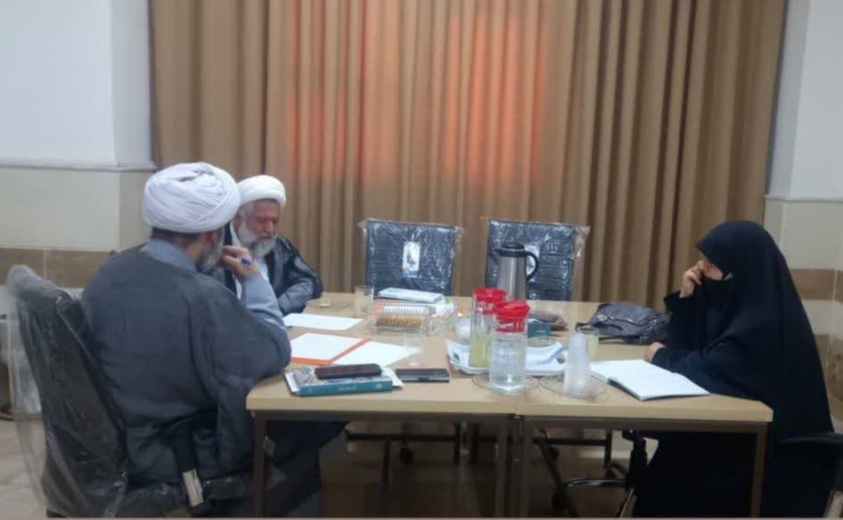 برگزاری جلسات مشاوره پایاننامههای طلاب سطح سه مدرسه علمیه تخصصی حضرت آمنه (س)