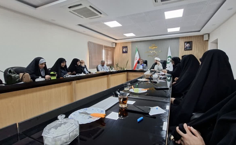 نشست مطالبهگری فعالان فرهنگی با مدیرکل صداوسیمای استان