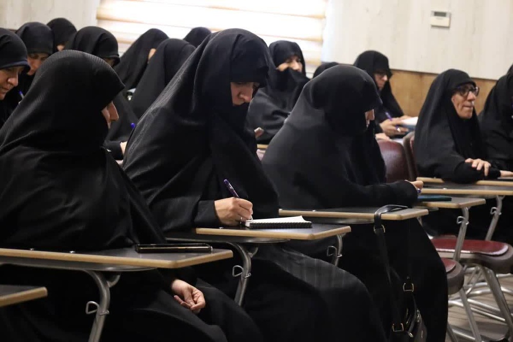 اجلاسیه مدیران مدارس علمیه خواهران استانهای قم و تهران برگزار شد