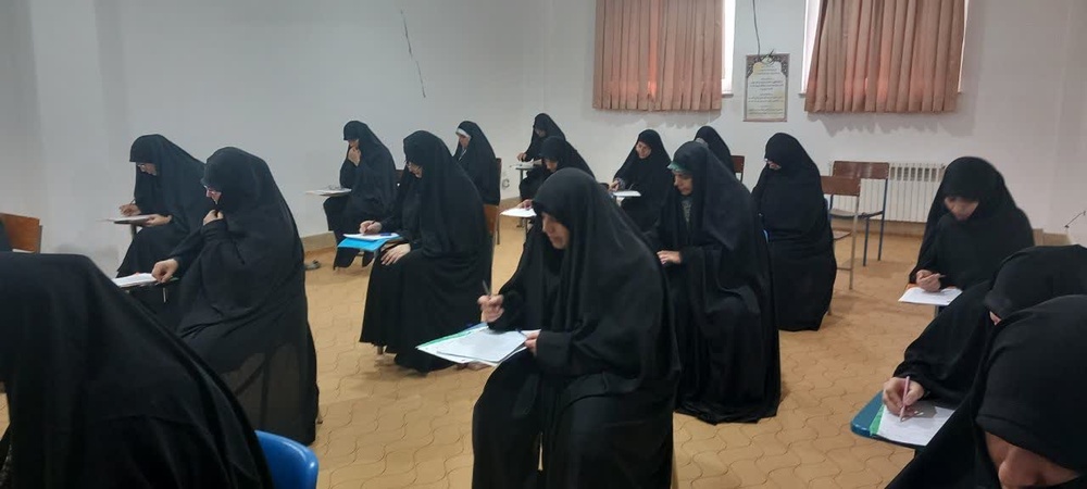 آزمون زبان تخصصی «اشتمال» سطح چهار هم‌زمان با سراسر کشور در مازندران برگزار شد