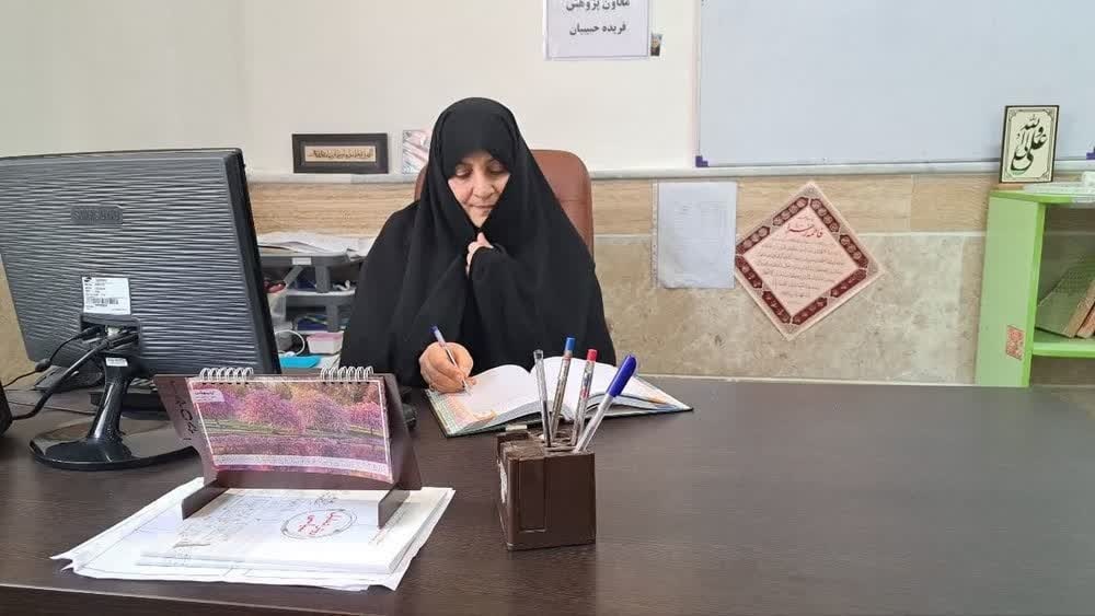بازسازی هویت شیعی از طریق نهادینه‌سازی زیارت در سیره امام صادق (ع)