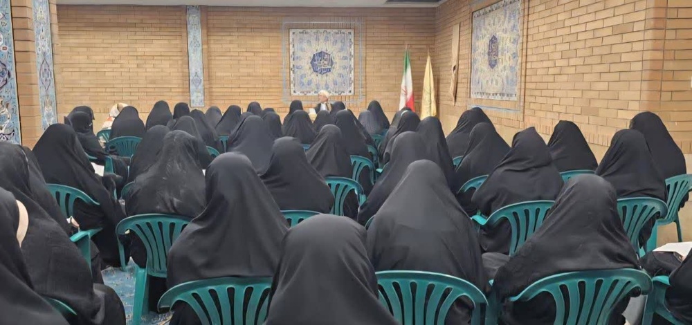 تبیین جایگاه پیامبر اکرم(ص) و مسیر رسیدن به مکارم اخلاق در شرح صحیفه سجادیه