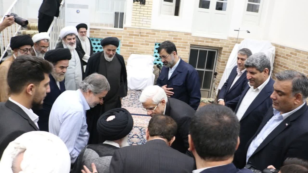 معاون اول رئیس‌جمهور با آیت‌الله العظمی شبیری زنجانی دیدار کرد + عکس