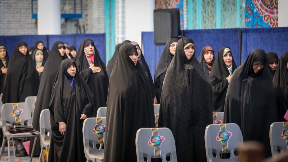 بانوان طلبه ظرفیت مهمی برای تبیین منظومه فکری انقلاب اسلامی هستند