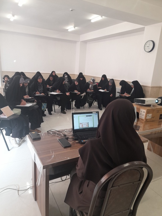 برگزاری کارگاه مقابله با آسیب‌های نوجوانان در مدرسه علمیه زنجان