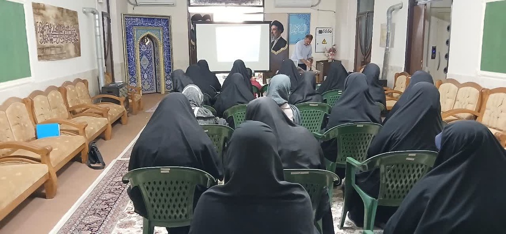 کارگاه پرورش گل‌های آپارتمانی