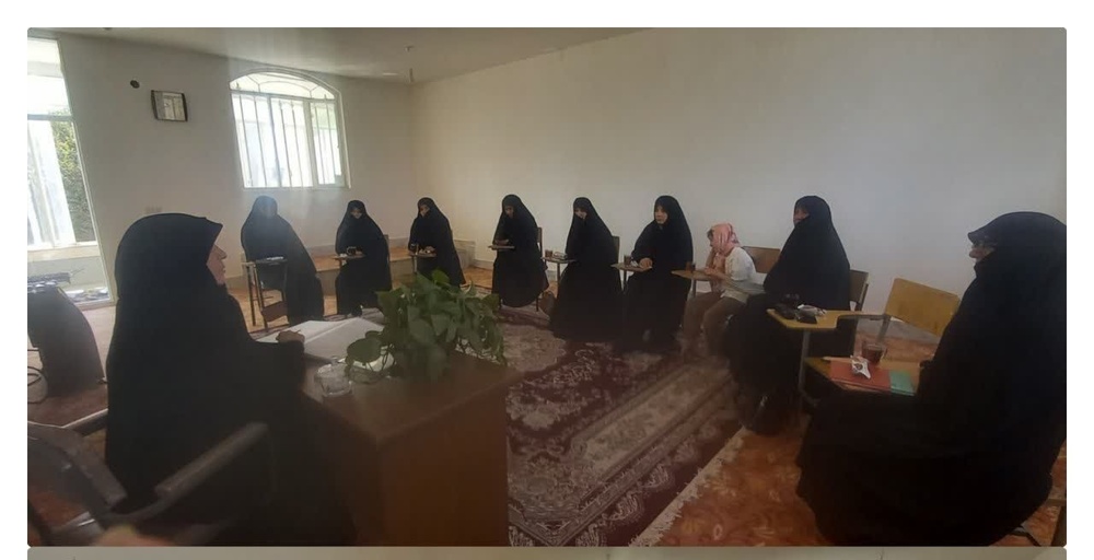 برگزاری نشست هم‌اندیشی اساتید مدرسه در آستانه آغاز سال تحصیلی جدید