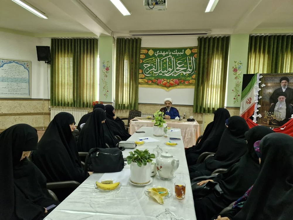 حوزه‌های علمیه خواهران سنگرهای تولید ایمان و قدرت نرم انقلاب اسلامی هستند