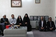 حضور کادر مدیریت حوزه علمیه خواهران استان قم در برنامه دیدار از بیت شهیدان رسولی