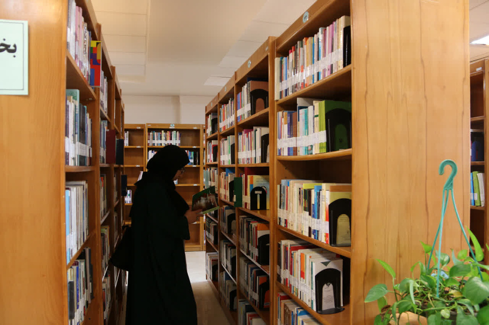 بازدید علمی طلاب اهل تسنن استان کرمانشاه از پژوهشکده زن و خانواده+ تصاویر