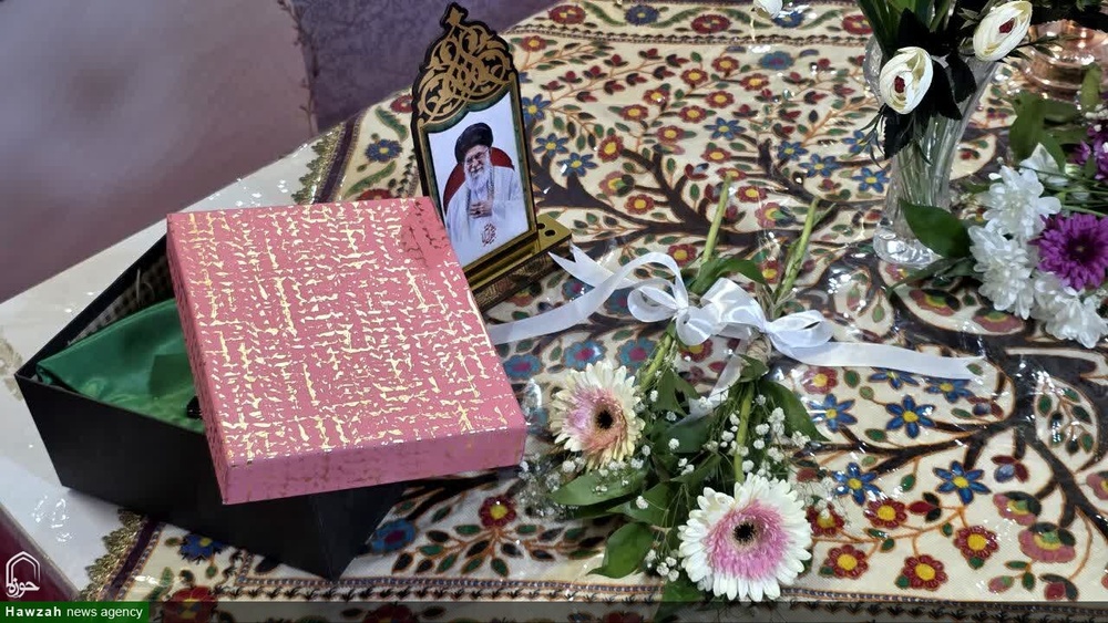 برپایی غرفه «پناه» توسط مدرسه علمیه نرجسیه سیرجان