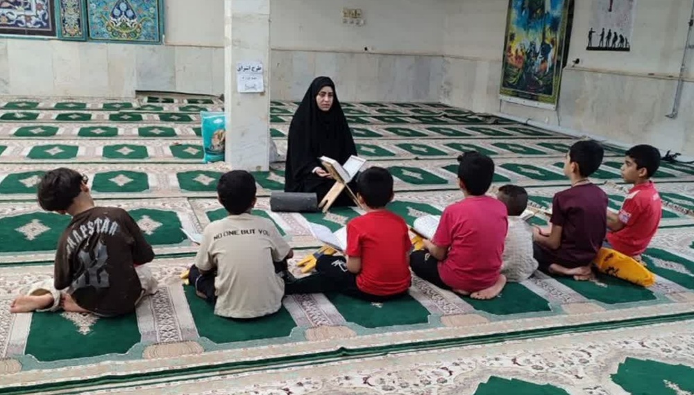 گسترش فعالیت‌های قرآنی کانون نورالثقلین مدرسه علمیه فاطمیه اروندکنار؛ از کلاس‌های حفظ بانوان تا آموزش نونهالان در مجالس خانگی