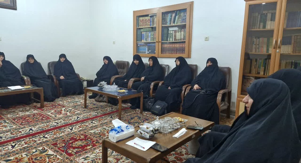 تأکید بر نقش‌آفرینی اجتماعی طلاب در جلسه هم‌اندیشی مدرسه علمیه امام هادی(ع) شوشتر
