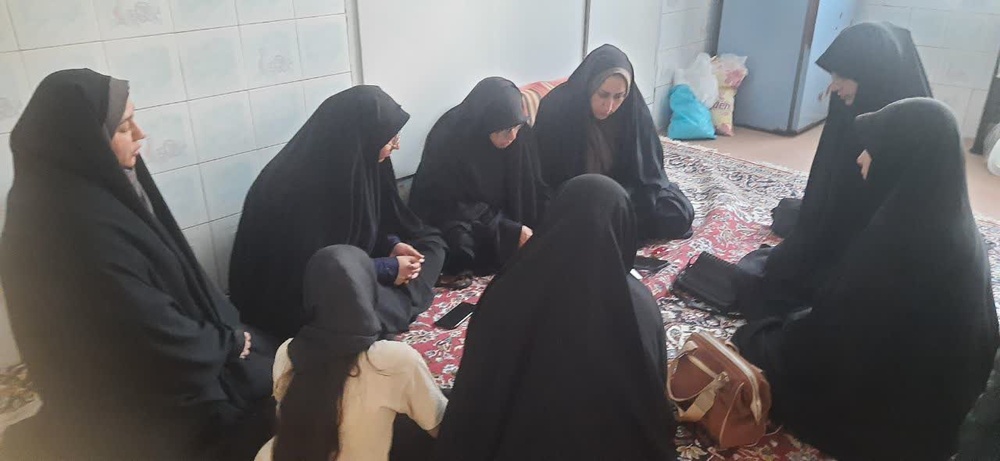 برگزاری نشست آموزش احکام بانوان در شهر مجن