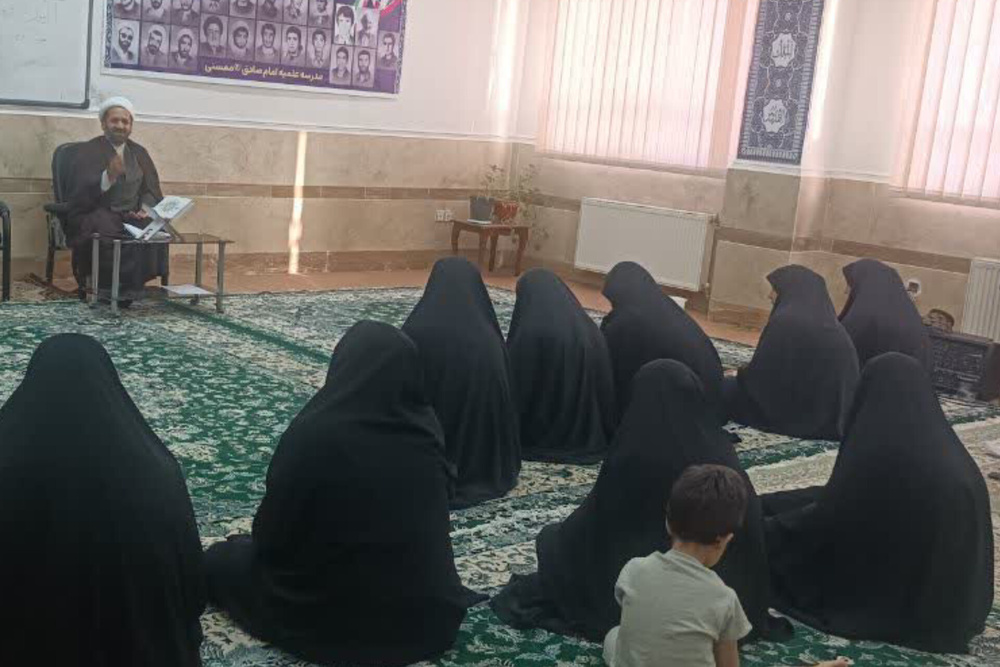 تبیین ابعاد سیاسی و اجتماعی سیره امام حسن عسکری(ع) در حوزه علمیه نرجسیه نورآباد
