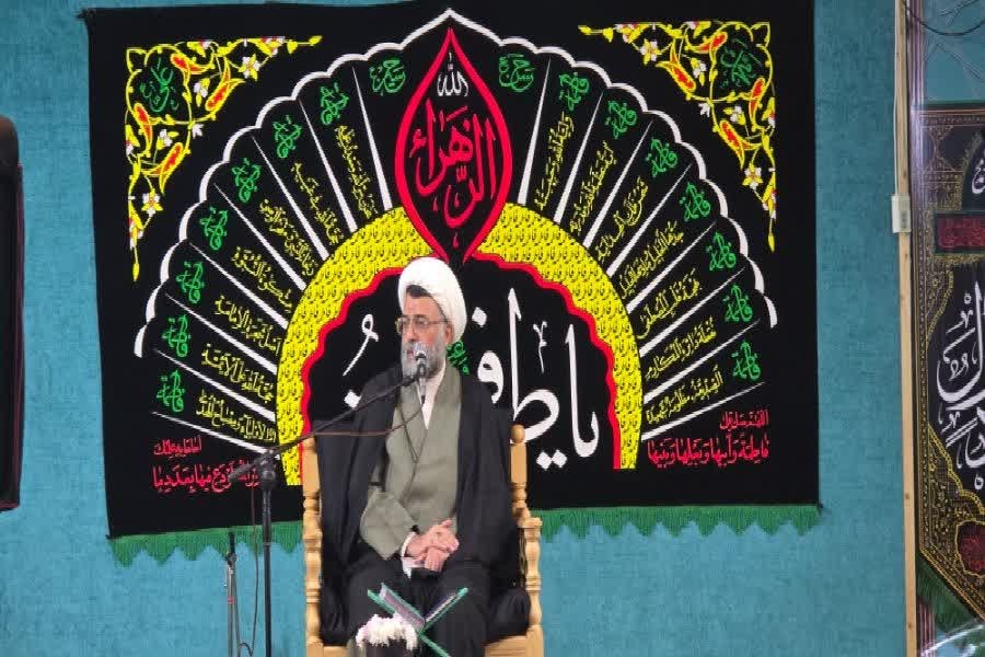 حضرت معصومه(س) الگویی برای حرکت در مسیر بندگی است