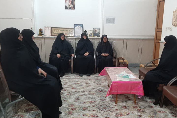 تبیین جایگاه والای حضرت معصومه (س) در نشست اخلاق مدرسه علمیه الزهرا (س) گراش