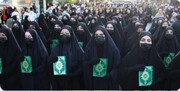حضور بانوان طلبه ملایری در رژه نیروهای مسلح به مناسبت هفته دفاع مقدس
