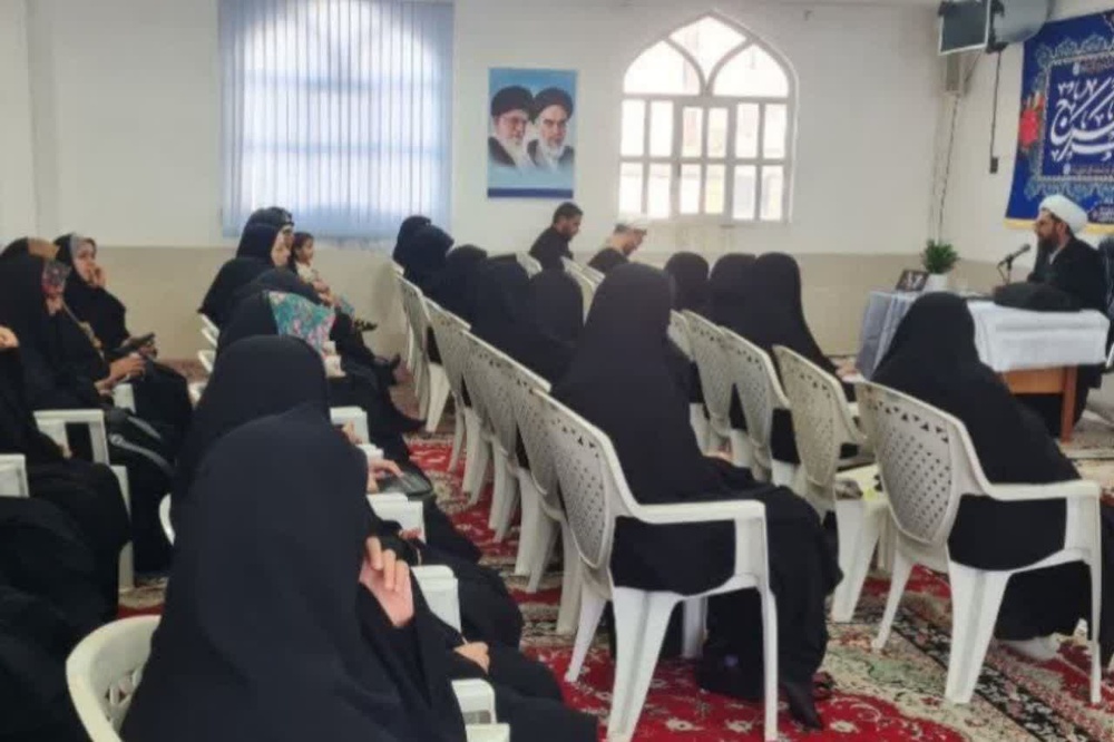 تأکید بر تقویت سواد رسانه‌ای و قدرت تحلیل طلاب در همایش جهاد تبیین استهبان